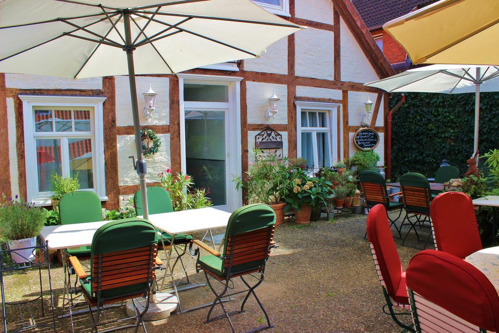 היטזאקר Hotel Garni Zur Linde מראה חיצוני תמונה