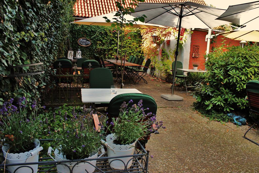היטזאקר Hotel Garni Zur Linde מראה חיצוני תמונה